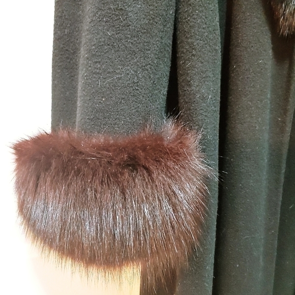 𝅺rare-beautiful Vintage Neiman Marcus Cashmere/Fox - Picture 4 of 8
